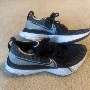 Nike FlyKnit Black and Gray Athletic Sneakers